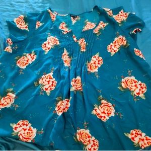 1x torrid floral top